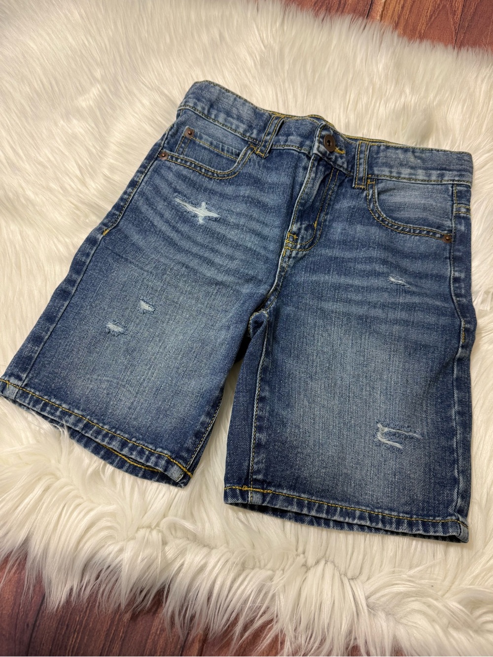The Children’s Place Distressed Denim Shorts - Boys Size 8 in Medium Wash